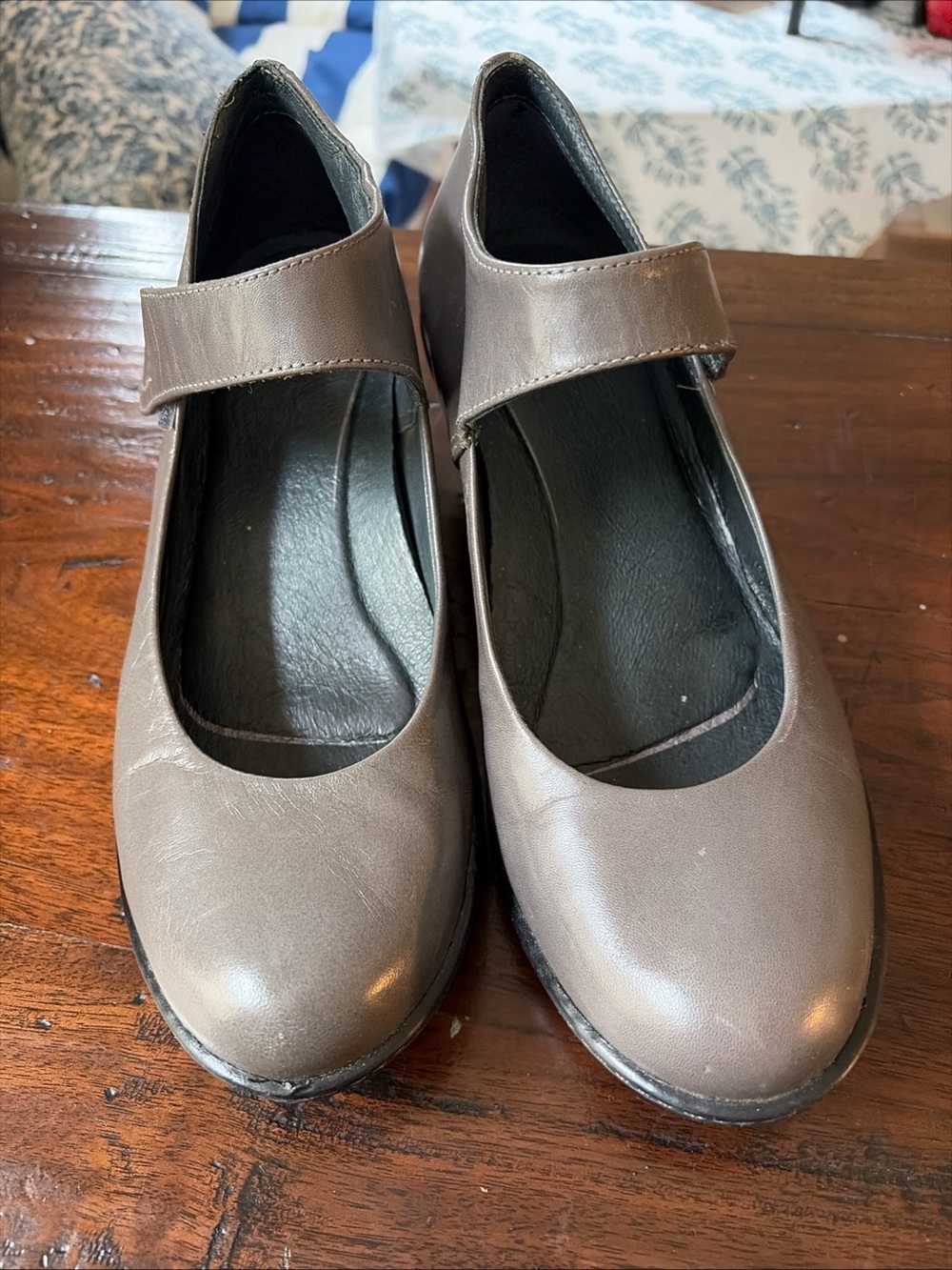 Dansko dolphin gray Mary Jane Comfort Flats with Strap